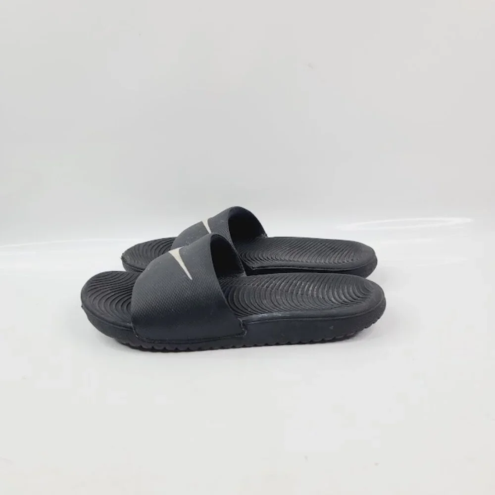 Nike Boy's Black Kawa 819352-001‎ Outdoor Casual Slip-On Slide Sandal Size 2